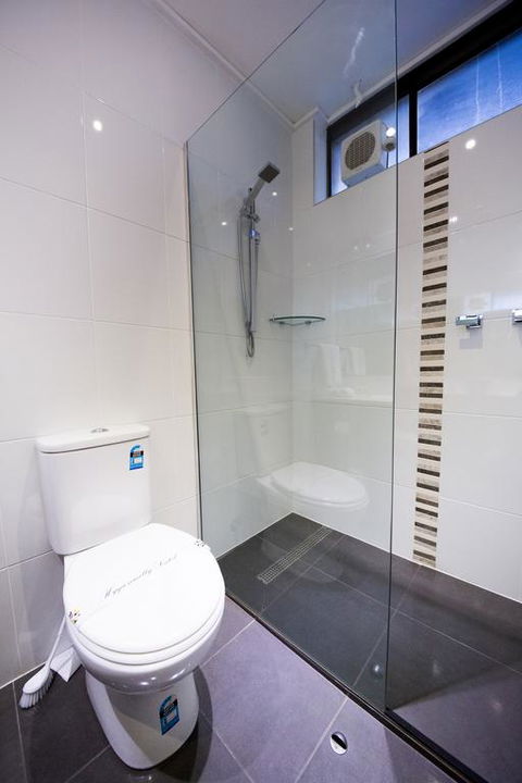 Sandown Regency Hotel & Apartments - Holiday Find 3