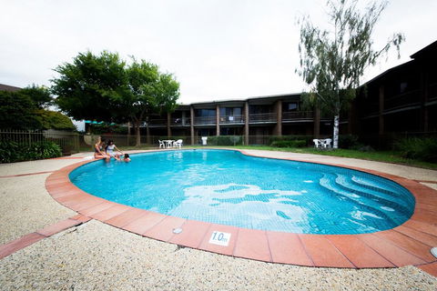 Sandown Regency Hotel & Apartments - Holiday Find 1