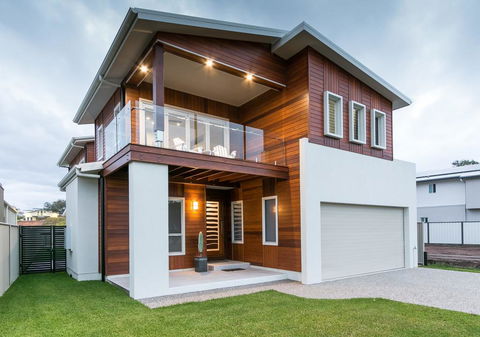Sea Wood Delight In Hervey Bay - Holiday Find 0