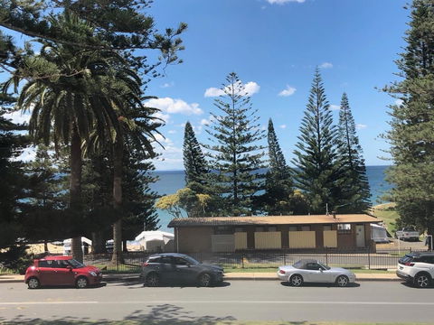 Seabreeze Beach Hotel - Holiday Find 1