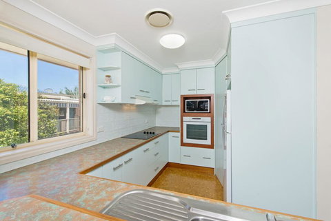 SEASCAPE - An Enticing Lakeside Escape - Holiday Find 2