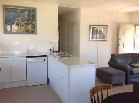 Seaside Cottage - Holiday Find 2