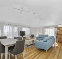 SEAVIEW - ocean views from a modern townhouse - Holiday Find