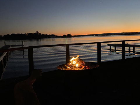 Serenity By The Lake - Holiday Find 2