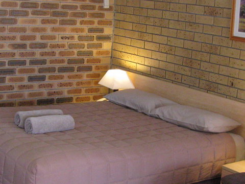 Settlers Motor Inn - Holiday Find 2