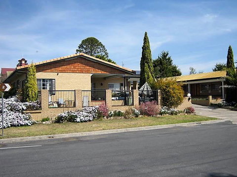 Settlers Motor Inn - Holiday Find 1