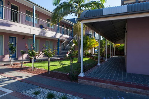 Shellharbour Village Motel - Holiday Find 1