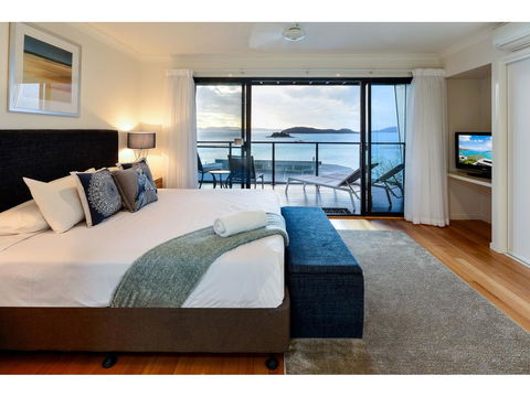 Shorelines 31 - Hamilton Island - Holiday Find 2
