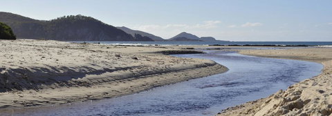 Sisters Beach Retreat - Holiday Find 1