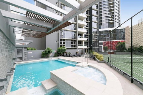 SK2 - 3BR With Pool Gym Steam Room In Story Bridge - Holiday Find 1