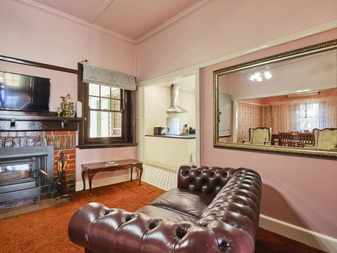 Skymirror Cottage - Holiday Find 2
