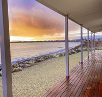 Smart Beach House  Pelican Point - Holiday Find