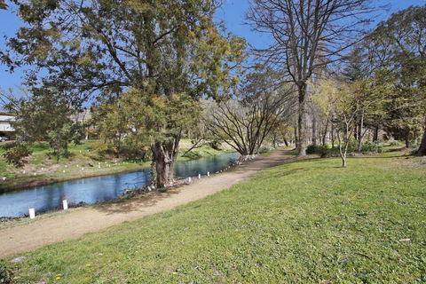 Snowstream Riverside Apartments - Unit 1 - Holiday Find 3