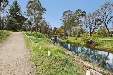 Snowstream Riverside Apartments - Unit 2 - Holiday Find 3