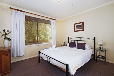 Snowstream Riverside Apartments - Unit 2 - Holiday Find 2