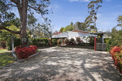 Snowstream Riverside Apartments - Unit 3 - Holiday Find 1