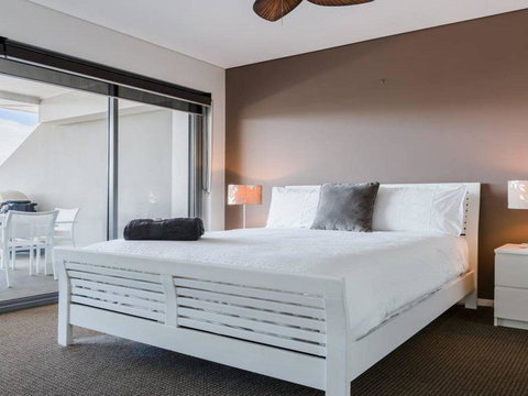 SOLARIS @ Fingal Bay - Holiday Find 2