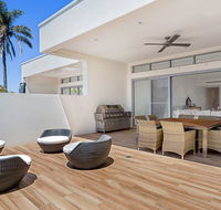 Soldiers Point Style and Sophistication - Holiday Find