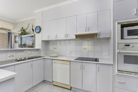 Solitaire 1 - Sawtell, NSW - Holiday Find 2