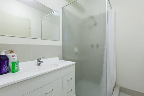 South Perth Perfect Location Free WIFI & Parking - Holiday Find 3