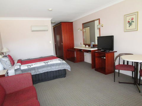 Southern Comfort Motor Inn - Holiday Find 3