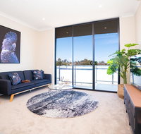 SP246-Brandnew modern Apt in Penrith with parking - Holiday Find