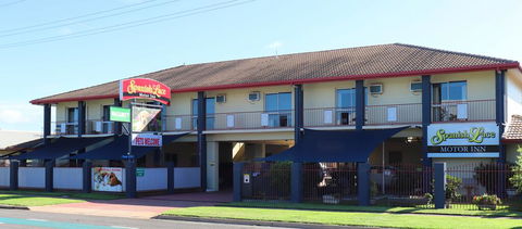 Spanish Lace Motor Inn - Holiday Find 3