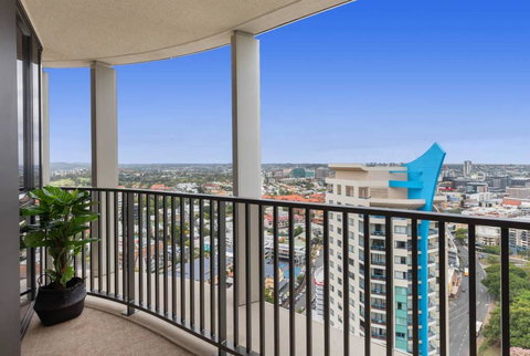 SPIRE - Fast Internet Monthly Stays W Carpark - Holiday Find 3