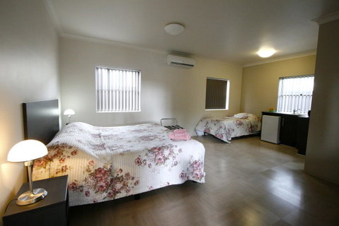 Station Hotel Motel Kurri - Holiday Find 2