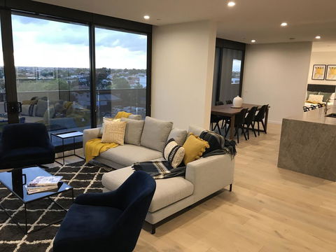 StayCentral Essendon Escape Sub-penthouse - Holiday Find 3