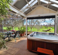 Stephanette's Cottage - Holiday Find