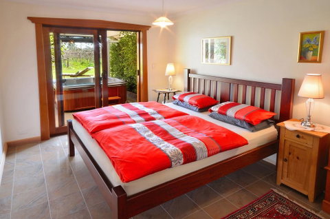 Stephanette's Cottage - Holiday Find 1