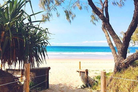 Steps From Mudjimba Beach 3 BR Apt Sunshine Coast With WIFI,Pool,Parking - Holiday Find 0