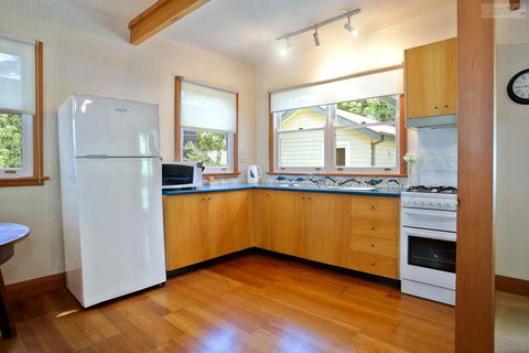 Stonewall Cottage And Studio - Holiday Find 3
