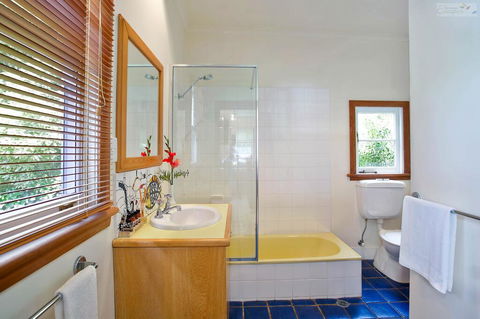 Stonewall Cottage And Studio - Holiday Find 1