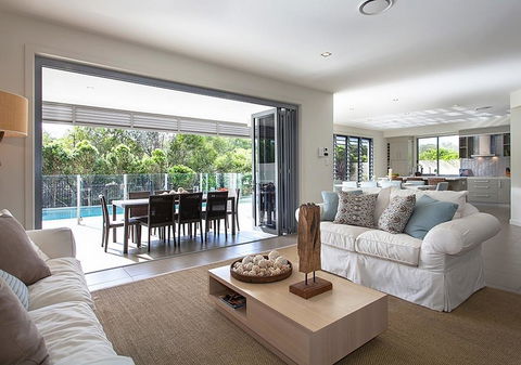 Stunning Beachside Home Minutes From Coolum Beach - Holiday Find 3