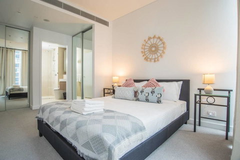 STUNNING Luxury 2beds2bathAPT @CBD (Haymarket) - Holiday Find 2