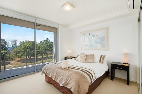 Stunning Surfside Apartment - Boyd St, Woorim - Holiday Find 2