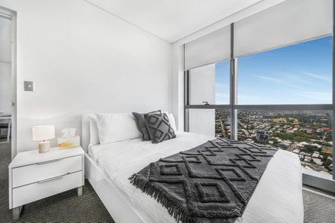 Stunning Views On The 41st Floor - Holiday Find 1