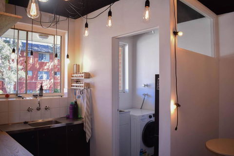 Stylish Modern Apartment Located In Marrickville - Holiday Find 2