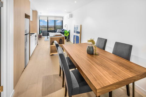 Stylish One-Bed Apartment With Balcony And Parking - Holiday Find 2