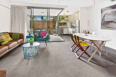 Stylish Valley Unit With Terrace, Parking And Pool - Holiday Find 0