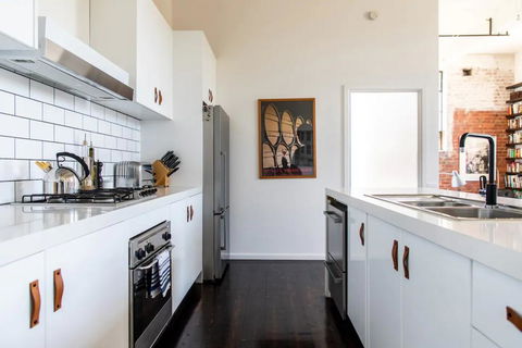 Stylish Warehouse Conversion In The Heart Of Fitzroy - Holiday Find 2