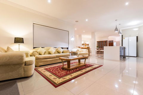 Suite Spot On The Gold Coast - Holiday Find 2