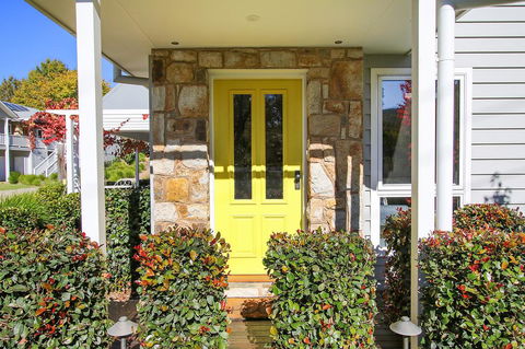 Summer Home - Our Place At Bright - Holiday Find 1