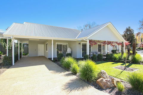Summer Home - Our Place At Bright - Holiday Find 3
