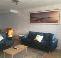 Sunlit Townhouse - Holiday Find