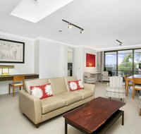 Sunny and Spacious Two Bedroom Apartment - SPF13 - Holiday Find