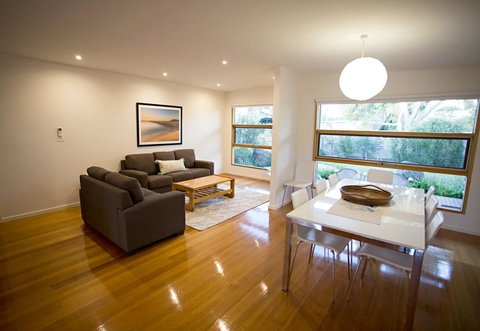 SUNNY DAZE - Holiday Find 3