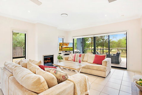 Sunny Finch House - Holiday Find 1